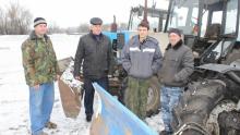 Фермеры из слободы Шапошниковка Ольховатского района создали кооператив по уборке снега